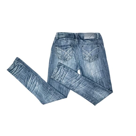 Almost Famous Women's Dark Wash Skinny Jeans - Size 7 - Picture 2 of 5